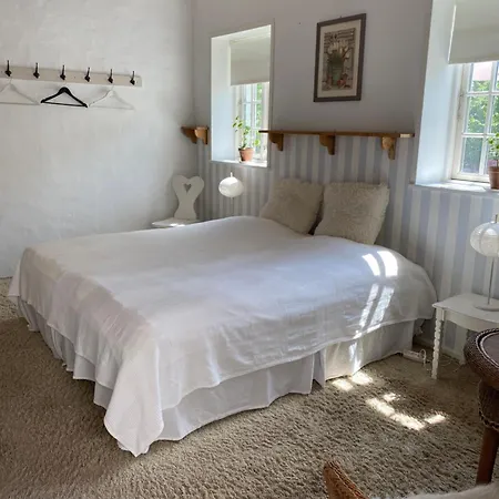 Frederiksensminde לינה וארוחת בוקר 3*